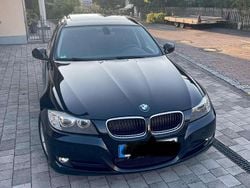 Schwarz Gebraucht 2012 BMW 320 Kombi | 7.900 € (Guter Preis)