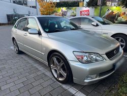 Silber Gebraucht 2003 Lexus IS200 Kombi | 4.100 €