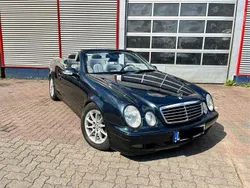 Blau Gebraucht 2002 Mercedes 230 Avantgarde Cabrio | 6.200 €