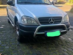 Silber Gebraucht 1999 Mercedes ML320 SUV | 4.000 € (Etwas zu teuer)