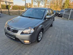 Grau Gebraucht 2010 Kia Rio Spirit Limousine | 3.950 €