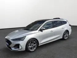 Silber Gebraucht 2023 Ford Focus ST-Line Limousine | 23.990 € (Guter Preis)