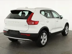 Crystal white perlglanzeffekt crystal white perlglanzeffekt Neu 2025 Volvo XC40 Core SUV | 36.860 € (Superpreis)