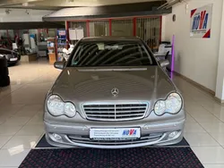 Grau Gebraucht 2004 Mercedes C180 Elegance Limousine | 2.990 € (Fairer Preis)