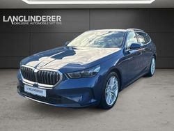 Phytonicblau metallic Gebraucht 2024 BMW 540 Sport Line Kombi | 59.900 € (Superpreis)