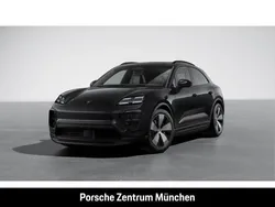 Tiefschwarzmetallic Gebraucht 2024 Porsche Macan SUV | 85.000 € (Superpreis)