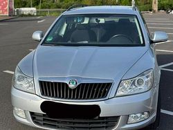 Silber Gebraucht 2011 Skoda Octavia Kombi | 4.000 € (Etwas zu teuer)
