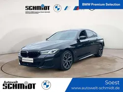 Saphirschwarz metallic Gebraucht 2023 BMW 520 M Sport Limousine | 40.190 € (Fairer Preis)