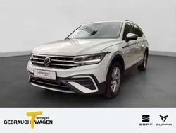 Weiß Gebraucht 2024 VW Tiguan Allspace Life SUV | 34.270 € (Guter Preis)