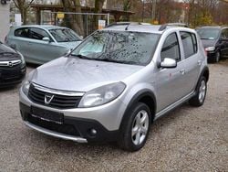 Platin grau silber Gebraucht 2011 Dacia Sandero Stepway Kleinwagen | 2.400 € (Fairer Preis)