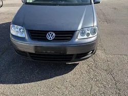 Grau Gebraucht 2003 VW Touran Van / Kleinbus | 2.200 € (Fairer Preis)
