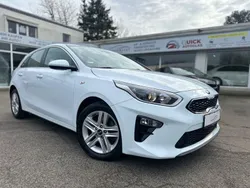 Weiß Gebraucht 2021 Kia Ceed 4 Limousine | 15.790 € (Fairer Preis)