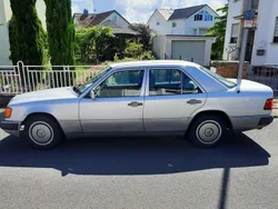 Silber Gebraucht 1993 Mercedes E220 Limousine | 6.850 €