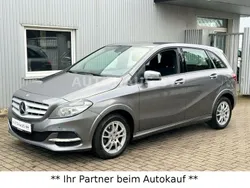 Grau Gebraucht 2015 Mercedes B200 Van / Kleinbus | 9.950 € (Fairer Preis)