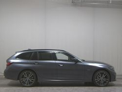 Grau Gebraucht 2022 BMW 330e M Sport Kombi | 33.980 € (Guter Preis)