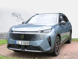 Blau/typ aussenverkleidung met Gebraucht 2025 Peugeot 5008 Allure Van / Kleinbus | 41.200 € (Fairer Preis)
