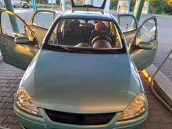 Grün Gebraucht 2005 Opel Corsa Kleinwagen | 1.400 € (Fairer Preis)