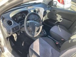 Silber Gebraucht 2006 Ford Fiesta Limousine | 666 € (Superpreis)