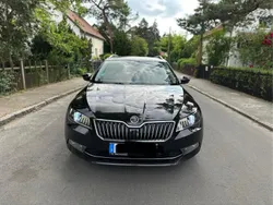 Schwarz Gebraucht 2016 Skoda Superb Kombi | 10.900 € (Guter Preis)