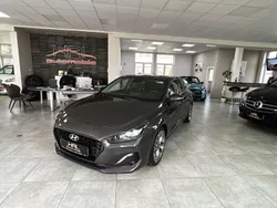 Braun Gebraucht 2018 Hyundai i30 Style Limousine | 15.499 € (Fairer Preis)