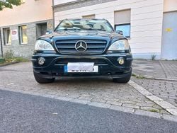 Schwarz Gebraucht 2001 Mercedes ML55 AMG AMG SUV | 10.500 €
