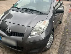 Grau Gebraucht 2009 Toyota Yaris Kleinwagen | 1.850 € (Guter Preis)