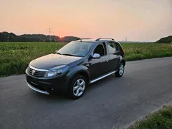 Grau Gebraucht 2011 Dacia Sandero Stepway Kleinwagen | 3.999 € (Fairer Preis)