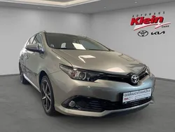 Silber Gebraucht 2018 Toyota Auris Team Kombi | 14.260 € (Fairer Preis)