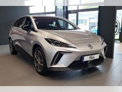 Weiß (dover white) Gebraucht 2024 MG MG4 EV Luxury Kleinwagen | 41.990 €