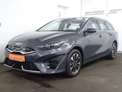 Grau Gebraucht 2021 Kia Ceed Sportswagon Spirit Kombi | 20.800 € (Fairer Preis)