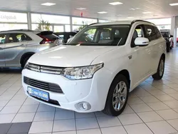 Perlmuttweiss (p) Gebraucht 2014 Mitsubishi Outlander Instyle SUV | 14.999 € (Fairer Preis)
