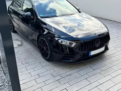 Schwarz Gebraucht 2020 Mercedes A200 AMG line Kleinwagen | 25.999 € (Fairer Preis)
