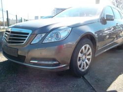 Grau Gebraucht 2011 Mercedes E350 Elegance Limousine | 5.900 €