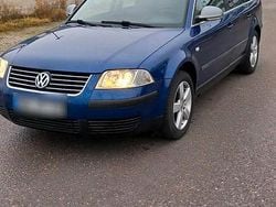 Blau Gebraucht 2002 VW Passat Kombi | 1.300 € (Guter Preis)