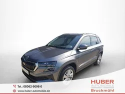 Graphitegrau (5x5x) Gebraucht 2024 Skoda Karoq Selection SUV | 30.190 € (Guter Preis)