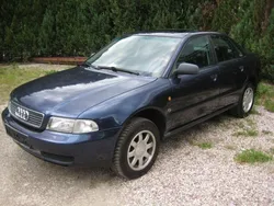 Blau Gebraucht 1994 Audi A4 Limousine | 990 €