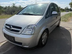 Grau Gebraucht 2003 Opel Meriva Van / Kleinbus | 1.300 € (Guter Preis)