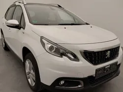 Weiß Gebraucht 2017 Peugeot 2008 Style SUV | 11.500 € (Fairer Preis)
