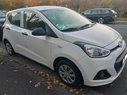 Weiß Gebraucht 2015 Hyundai i10 Classic Kleinwagen | 6.600 € (Guter Preis)