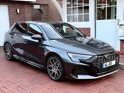 Grau Gebraucht 2024 Audi RS3 Sportback Ambiente Kleinwagen | 68.900 € (Teuer)