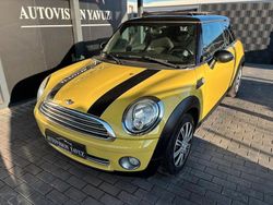 Gelb Gebraucht 2010 Mini Cooper Kleinwagen | 2.990 € (Fairer Preis)