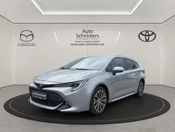 Manhattangrau metallic Gebraucht 2022 Toyota Corolla Basis | 20.990 € (Guter Preis)