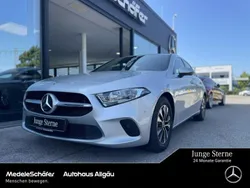 Iridiumsilber (metallic) Gebraucht 2022 Mercedes A180 Business Limousine | 24.930 € (Fairer Preis)
