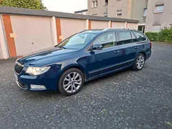 Blau Gebraucht 2010 Skoda Superb Elegance Kombi | 5.900 € (Fairer Preis)