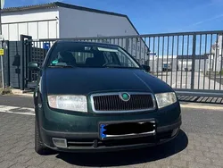 Grün Gebraucht 2000 Skoda Fabia Kleinwagen | 750 € (Guter Preis)