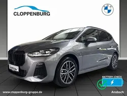 Grau Gebraucht 2024 BMW 230e Active Tourer M Sport Van / Kleinbus | 43.980 € (Guter Preis)
