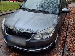 Grau Gebraucht 2011 Skoda Roomster Family Van / Kleinbus | 3.290 € (Fairer Preis)