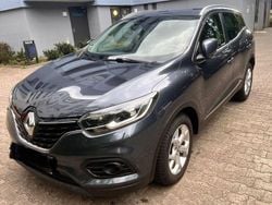 Grau Gebraucht 2019 Renault Kadjar LIMITED SUV | 15.500 € (Fairer Preis)