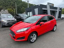 Rot Gebraucht 2014 Ford Fiesta Trend Kleinwagen | 7.499 € (Fairer Preis)