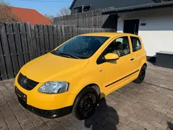 Gelb Gebraucht 2005 VW Fox Kleinwagen | 1.399 € (Etwas zu teuer)